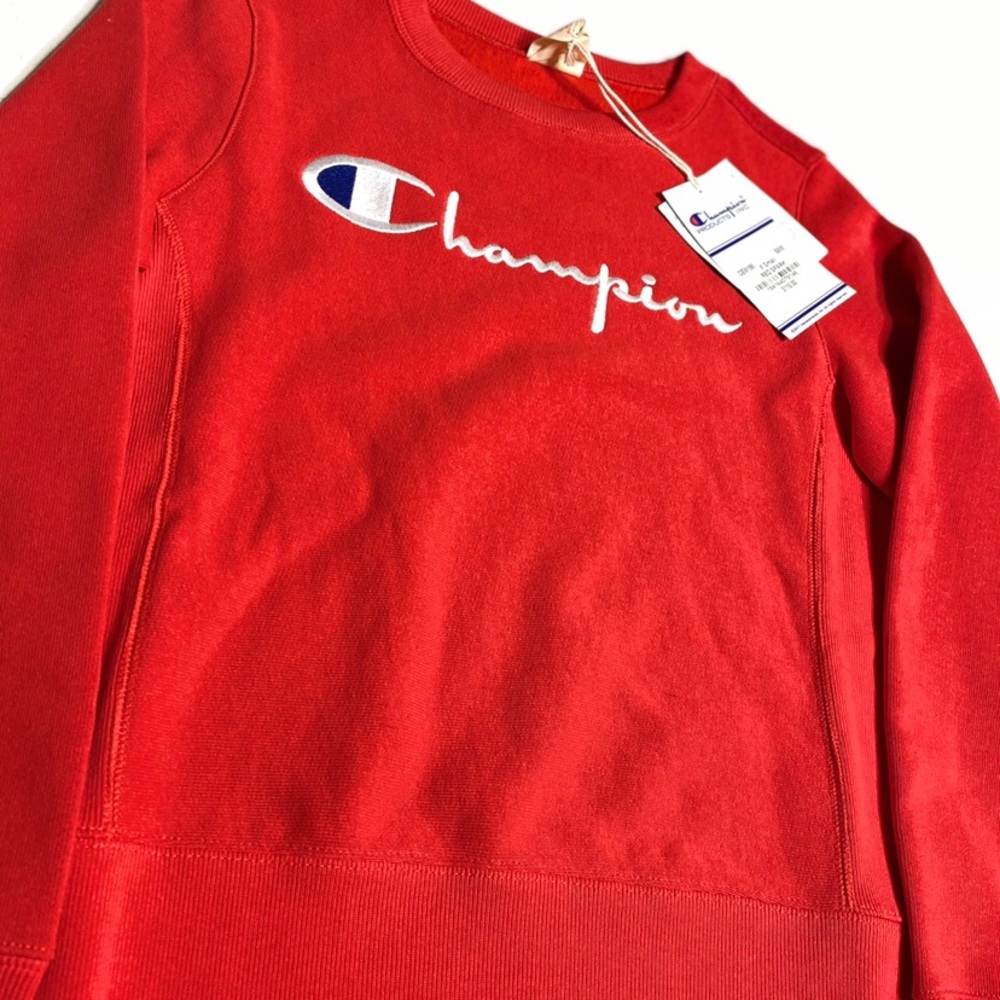 Brand new! Women’s champion sweatshirt ❤️